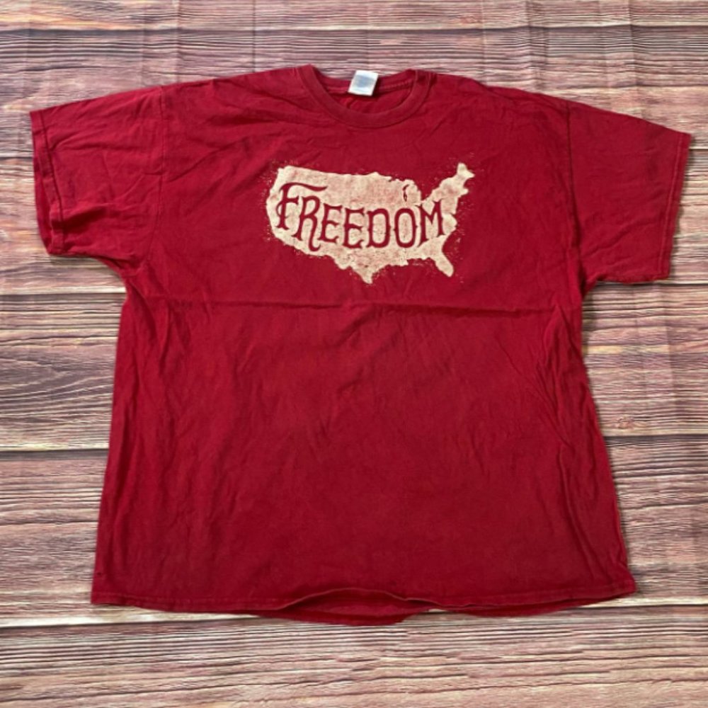 MENS GRAPHIC TSHIRT